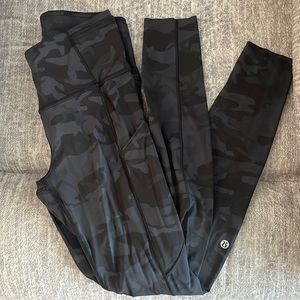 Lululemon size 6 Camo Fast and Free tight 25”